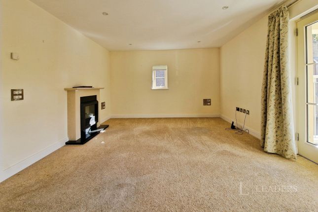 26, Walter Lane, Eastleigh photo 3