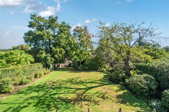 Lanthorns, Farm Lane, Ashtead photo 3