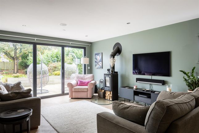 169, Nutfield Road, Merstham photo 3
