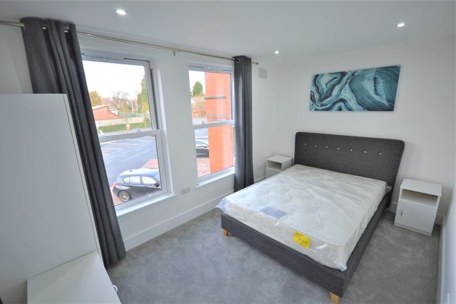 Flat to rent in Hornbeam Close, Stockport