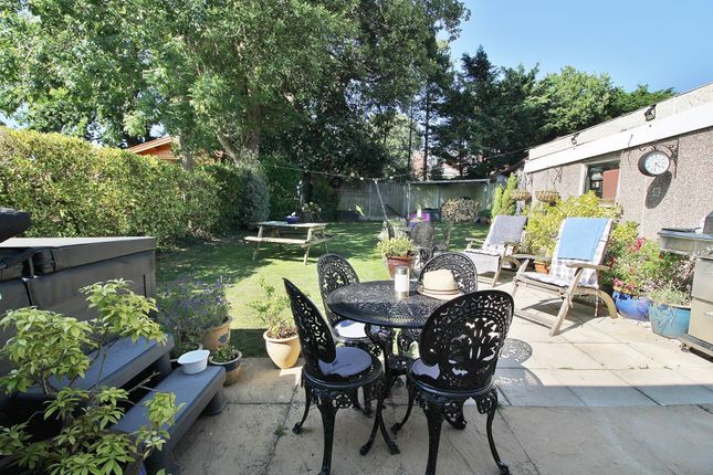 28, Rowlands Avenue, Waterlooville photo 3