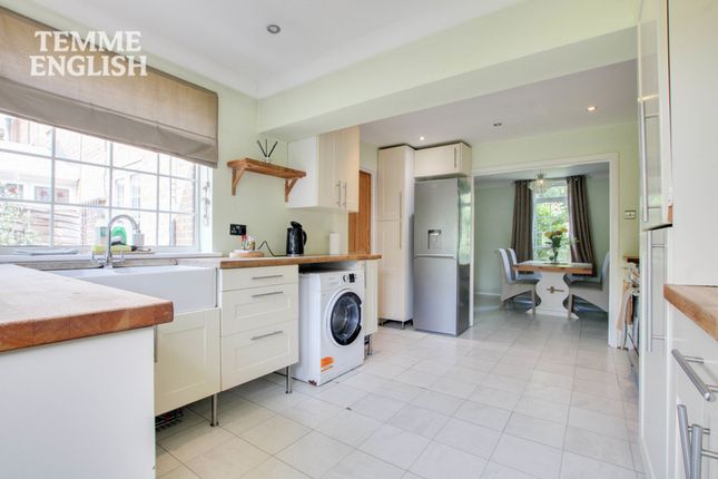 5 Church Lane, Basildon photo 2