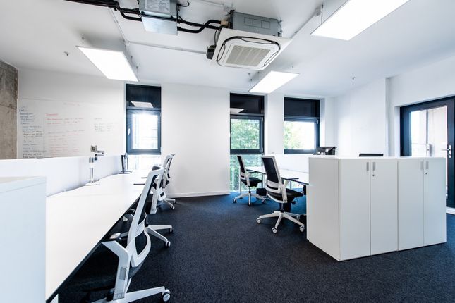 Office to let in The Signal Building, 93 Newington Causeway, London