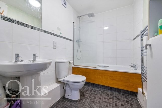 Flat for sale in Norwood Road, London