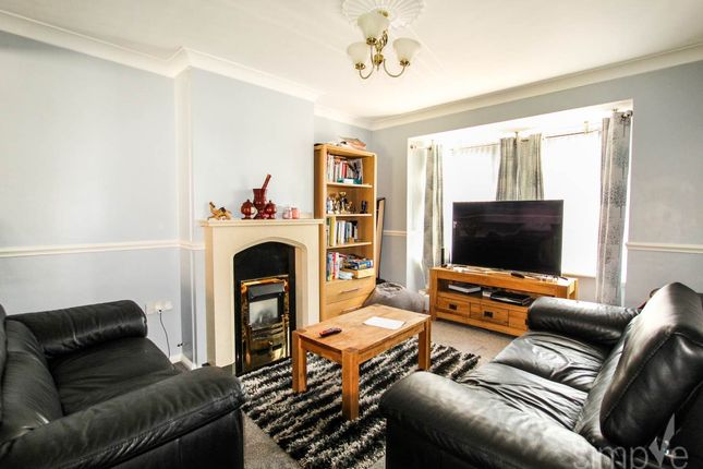 Attlee Road, Hayes Middlesex photo 3