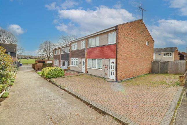 End terrace house for sale in Lower Crescent, Linford, Stanford-Le-Hope