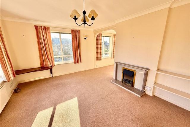 3, Falmer Close, Worthing photo 3