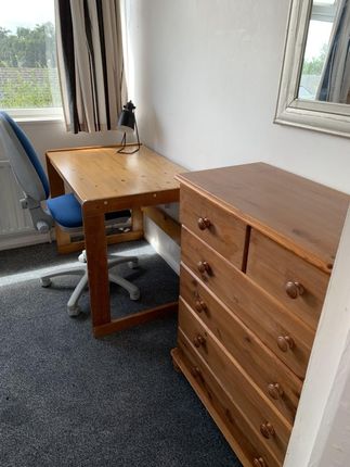 Room to rent in Long Meadow Way, Canterbury, Kent