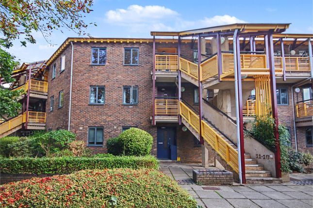 3-bed flat on 16, Queensway, Cambridge, £228,000
