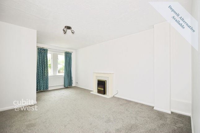 2, Clitherow Gardens, Crawley photo 2