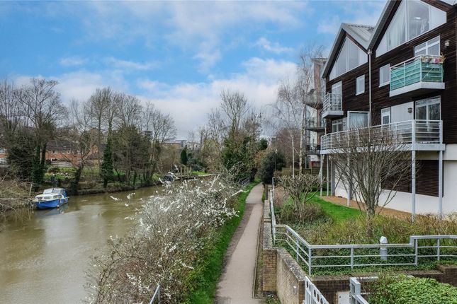 Flat for sale in Kingfisher Meadow, Maidstone, Kent