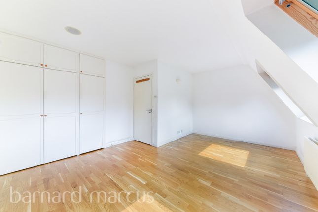 Terraced house to rent in Ardshiel Close, Putney, London