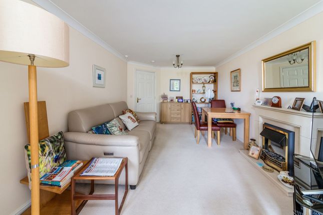 28 Rymans Court, Didcot photo 4