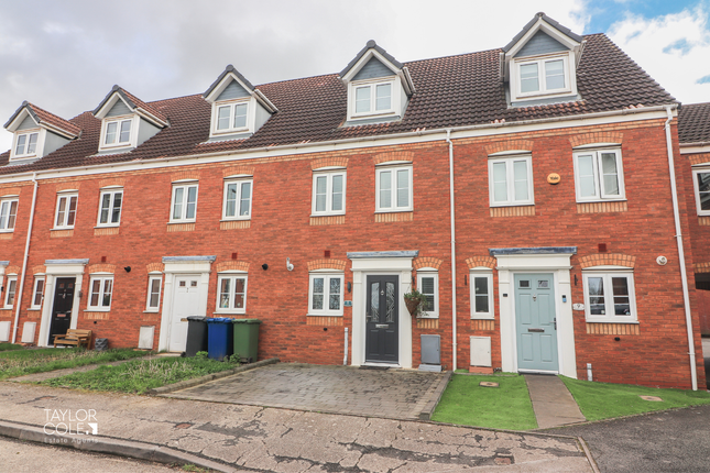 Town house for sale in Russell Close, Wilnecote, Tamworth