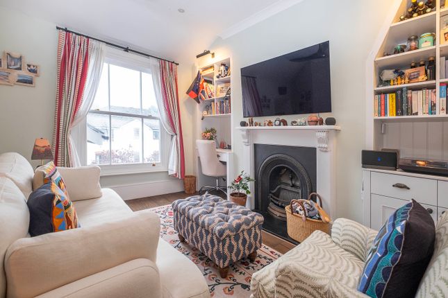 Lower Richmond Road, London photo 2