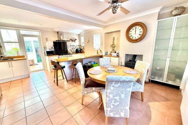 19 Spinney Hill, Braunston, Northamptonshire photo 2