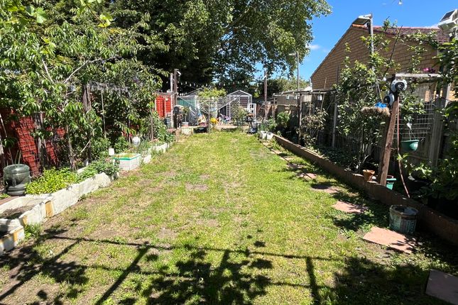280, Bedfont Lane, Feltham photo 2