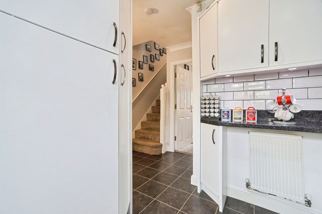 27, Forestdale Way, Shipley photo 4