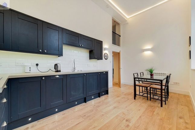 Flat 16, Charlotte Court 68B Old Kent Road, London photo 3