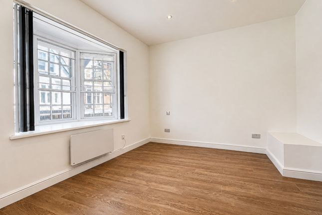 Flat 2, 13A, West Street, Reigate photo 5