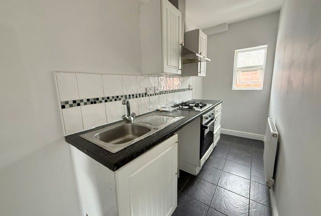 31A, Crewe photo 3