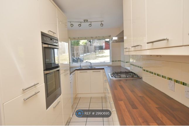 Cloonmore Avenue, Orpington photo 3