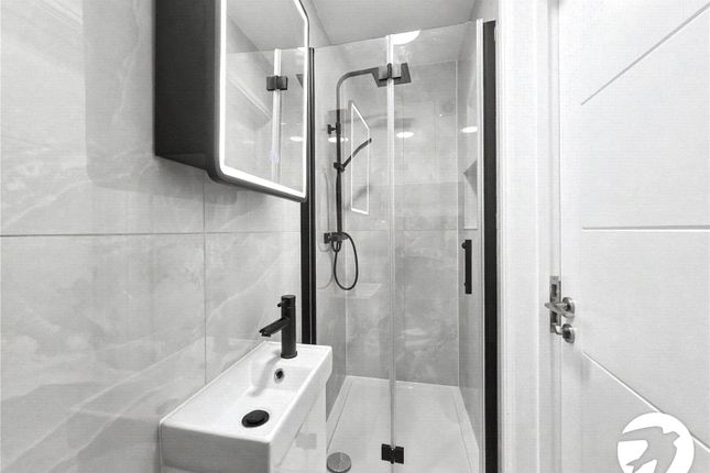 Flat 6, 9, Waid Close, Kent photo 5