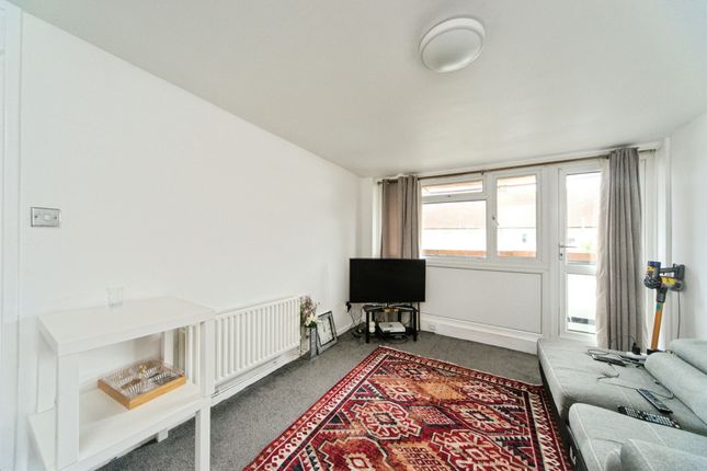 Flat 4, Renfrew Court, Allfrey Road, Eastbourne photo 4