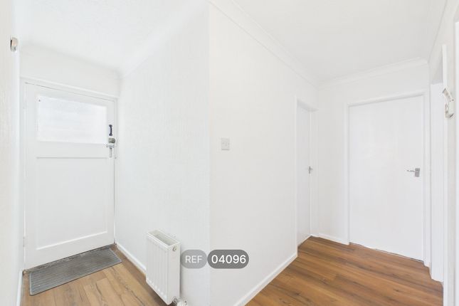 Smithy Crescent, Nottingham photo 4