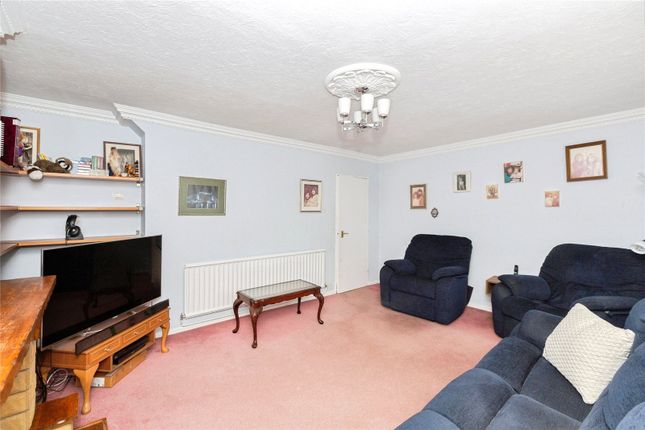 82, Aragon Drive, Ilford photo 2