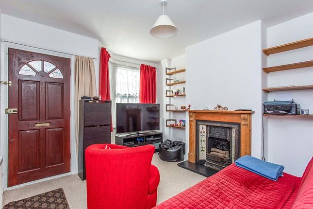 11, Nevill Grove, Watford photo 2