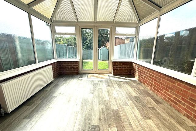 59, Russell Road, Toddington photo 4