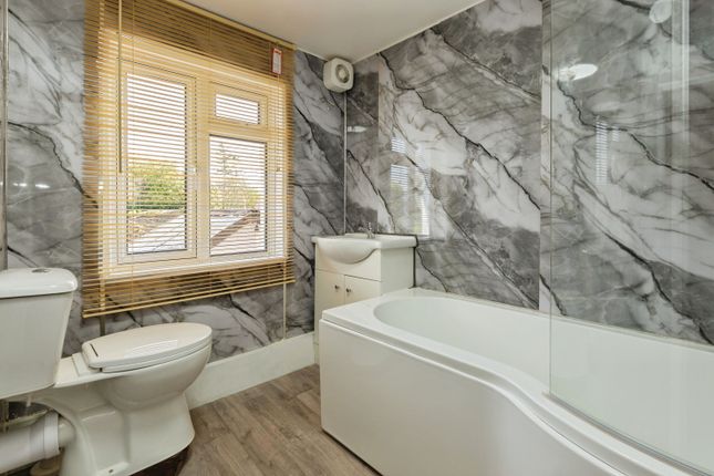 80, Brook Street, Aylesbury photo 3