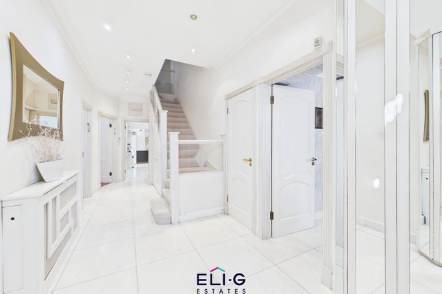 44 Eastside Road, London photo 5