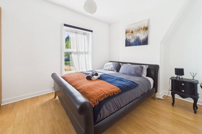 735, Ashton Road, Greater Manchester photo 4