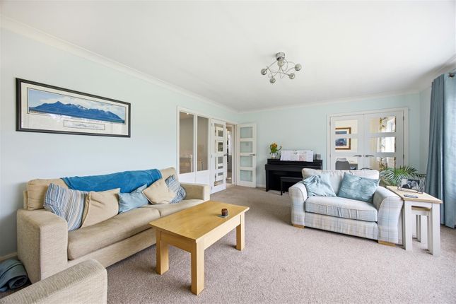 2, Gadloch Avenue, Glasgow photo 4