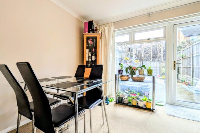 62, Montrose Close, Bordon photo 4