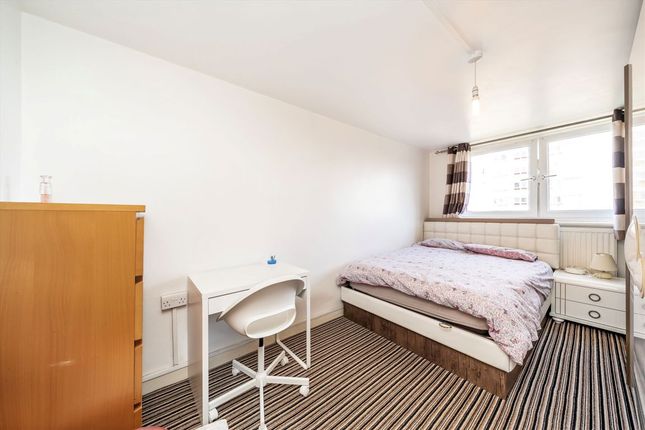Flat 59, Finsbury House, Partridge Way, London photo 4