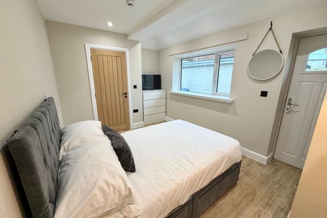 Room 2, Cannock photo 2