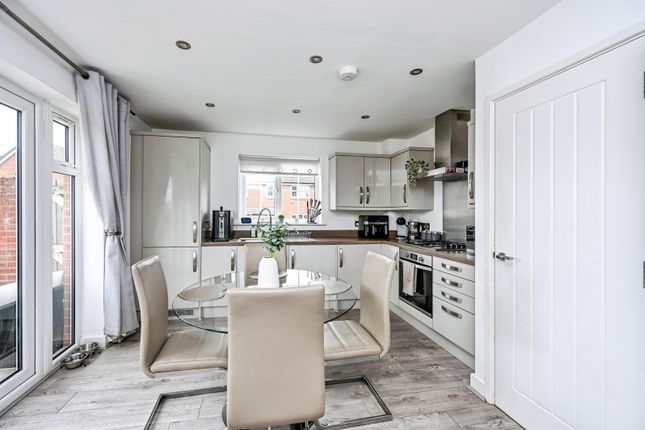 4, Hillpark Crescent, Merseyside photo 4