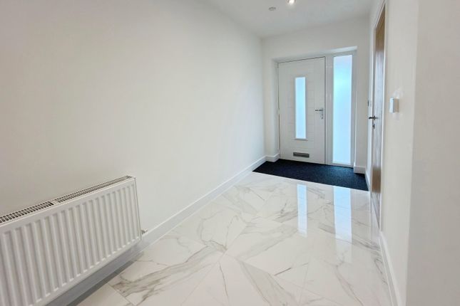8a, Clos Tir Ffynnon, Swansea photo 4