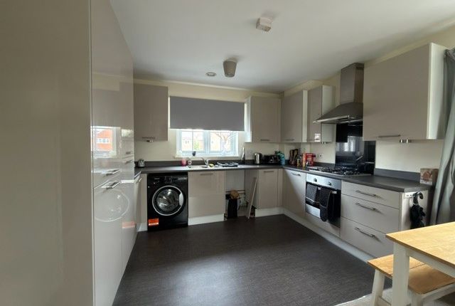 15 Mayes Road, Tonbridge photo 3
