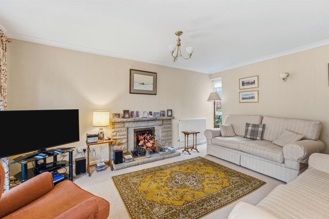 17, Crecy Walk, Woodstock photo 2