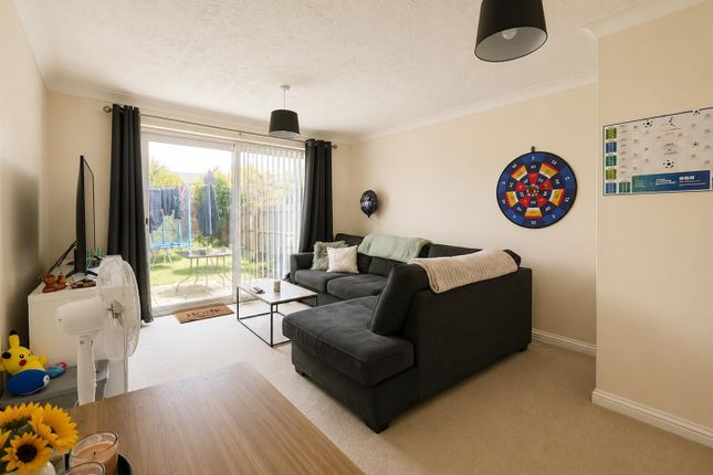 11, St. Anthonys Place, Milton Keynes photo 3