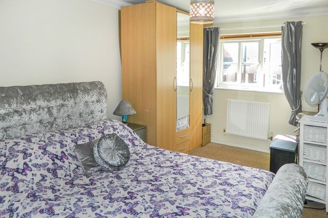 38 Lakeside Way, Brynmawr photo 4