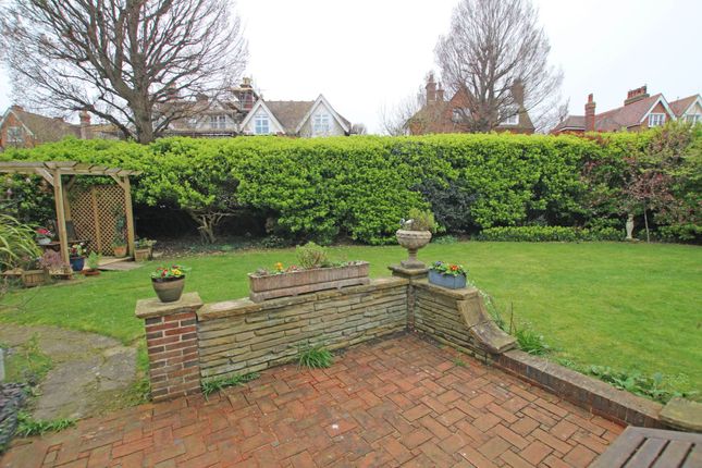 Flat for sale in Milnthorpe Road, Eastbourne