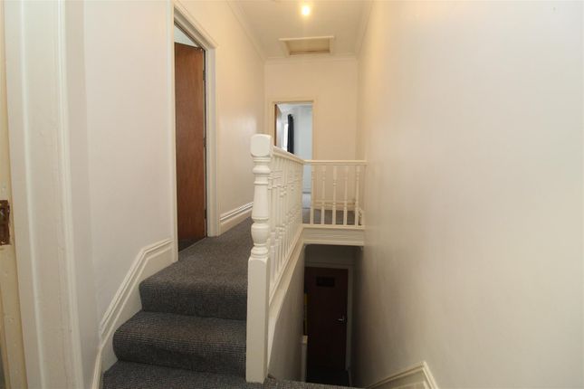 Flat to rent in Whitchurch Road, Heath, Cardiff
