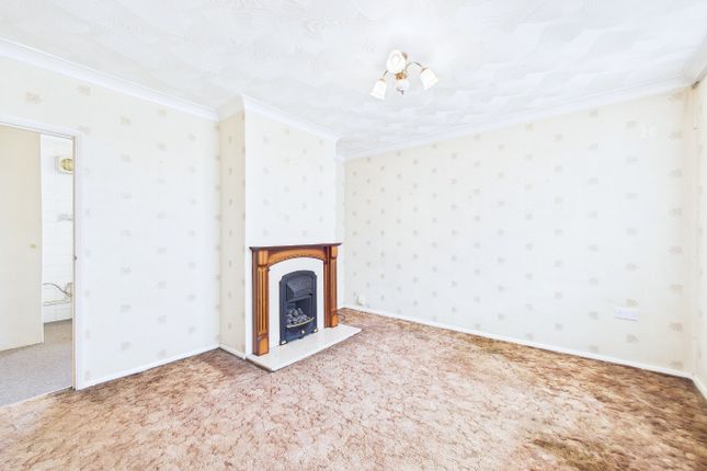247 Daiglen Drive, South Ockendon, Essex photo 2