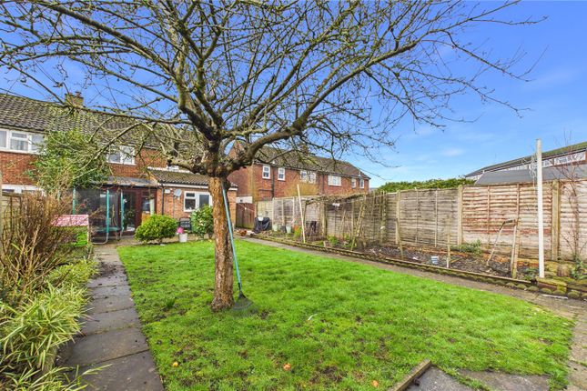 40, Bracknell Road, Surrey photo 3