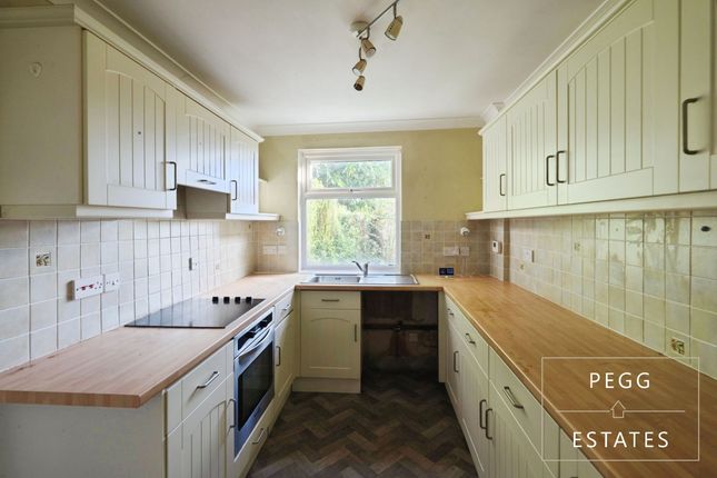 9a Thurlow Road, Torquay photo 4